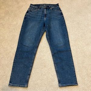 AMERICAN EAGLE Mom Jeans, size 6R. NWOT